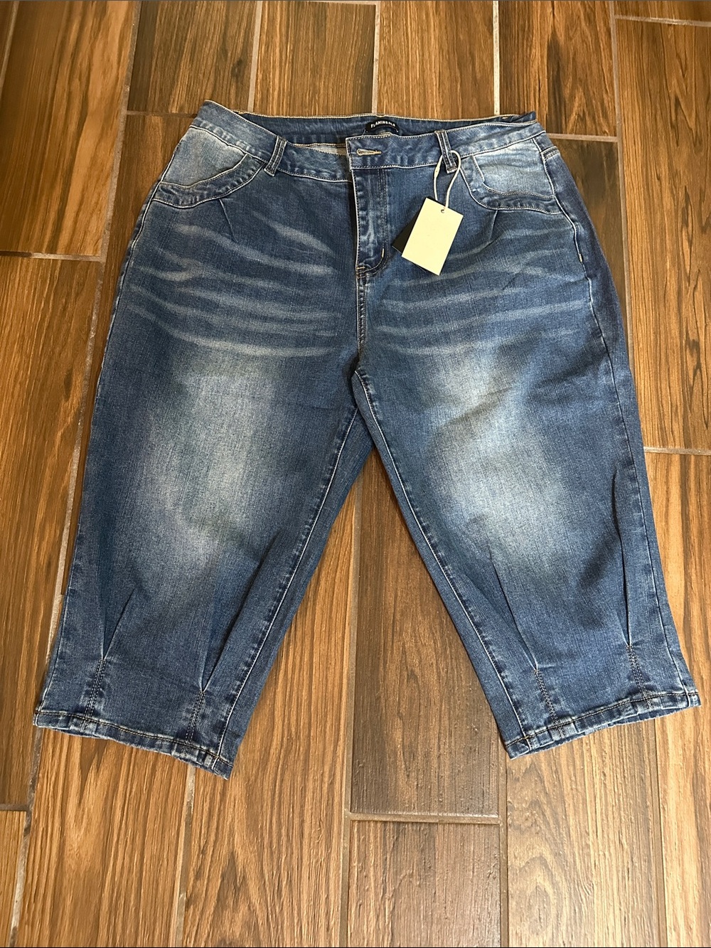 Classic Mid-Wash Cropped Women's Jeans